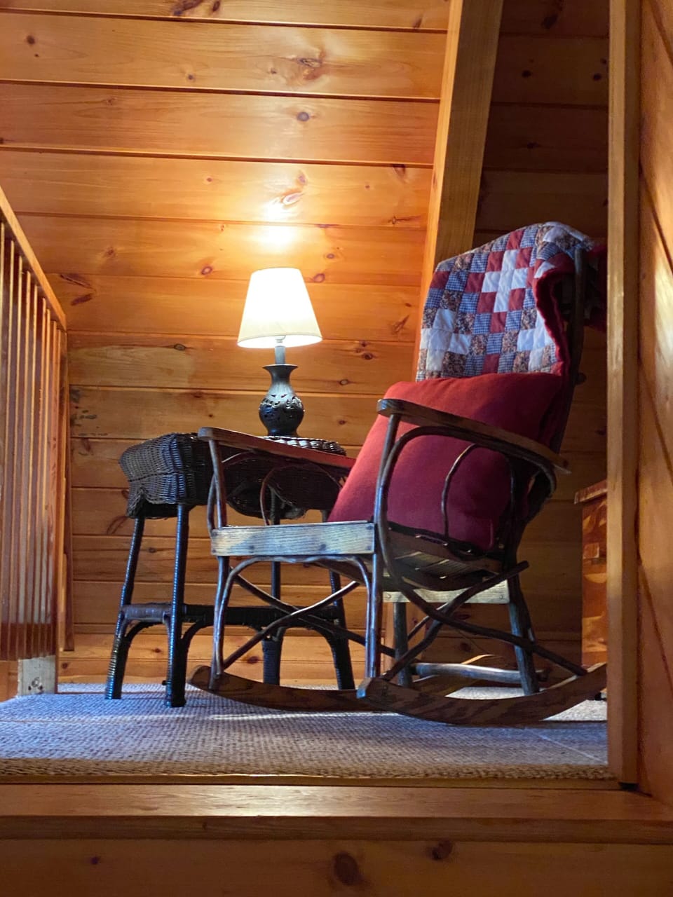 Upstairs loft sitting area. 