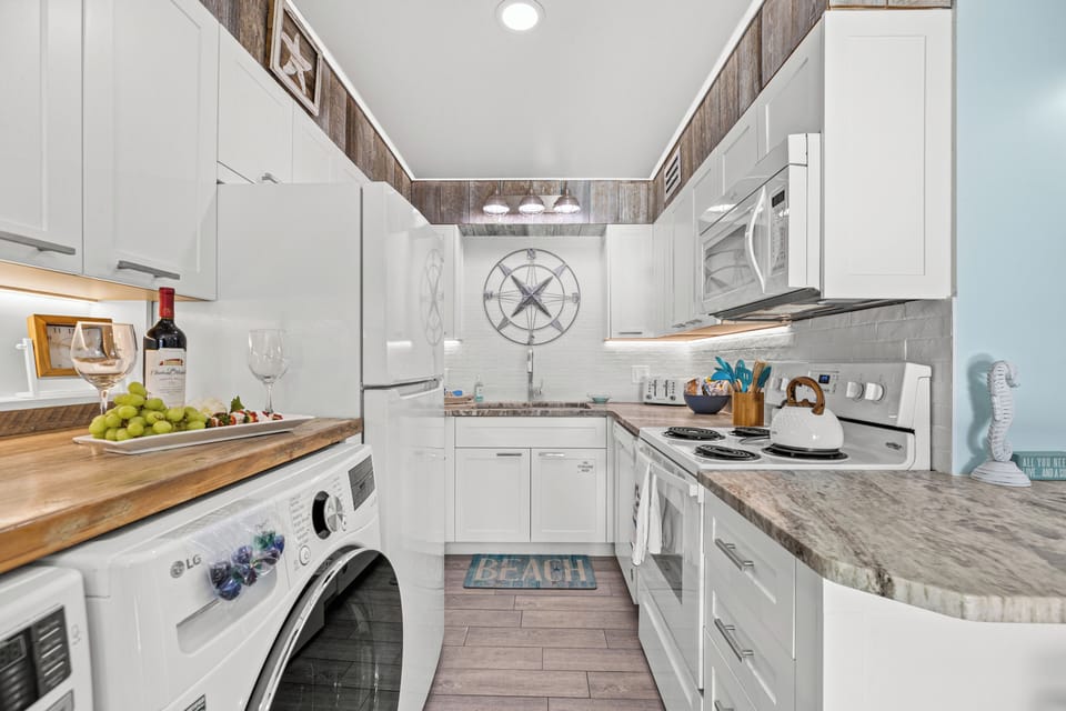 Fully loaded kitchen with everything neeedd to cook delicious meals