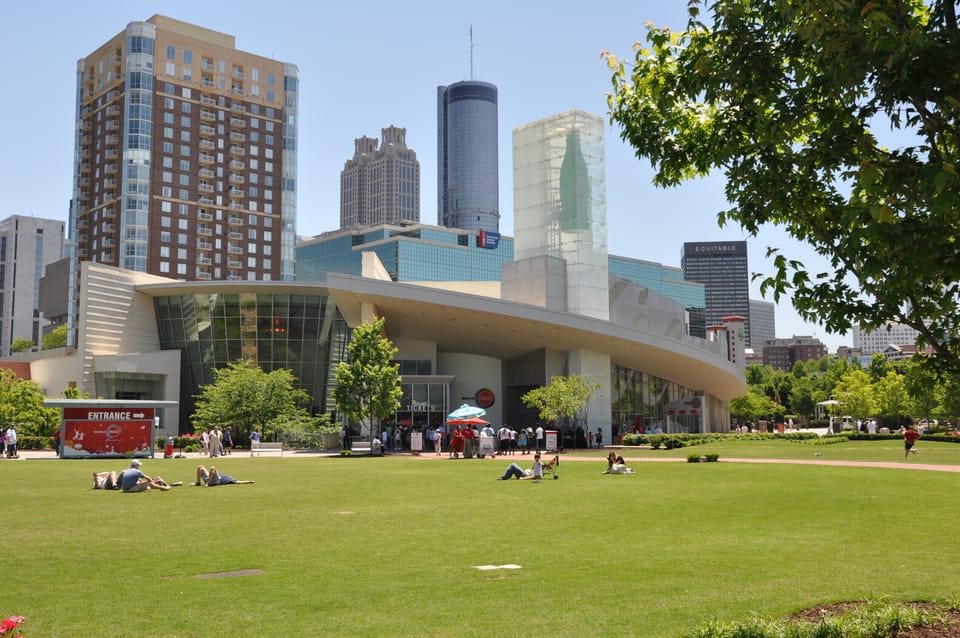 Walking distance to World of Coca-Cola Museum