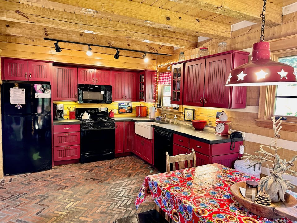 Kitchen and dining table