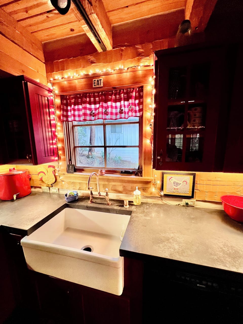 Kitchen sink.