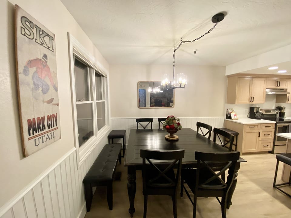 Large dining table seats 8-10 for meals, Après ski drinks or evening games