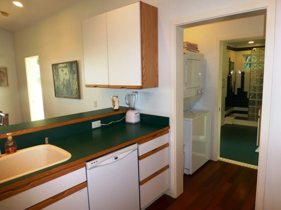 Utility between kitchen and master bathroom 2