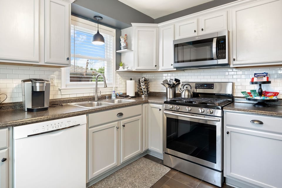 Kitchen with everything you could ask for! 