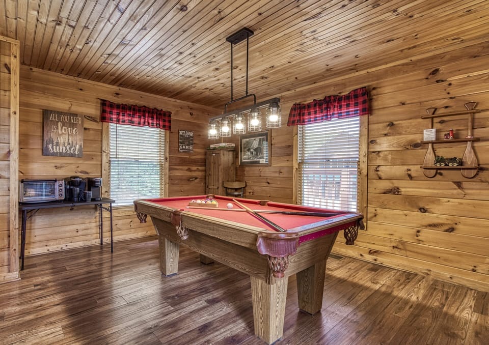 Smoky Mountain Vacation Rental - "Black Bear Lodge" - Game room with pool table