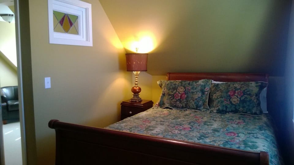 Upstairs Bedroom - BR2