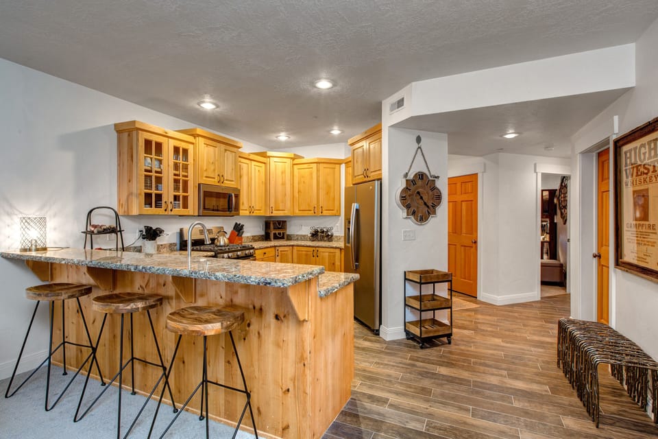 The Cozy Breakfast Bar │ Seats Three