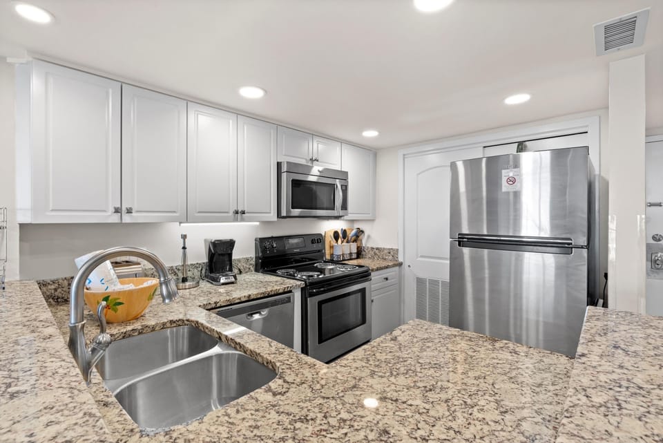 New Kitchen Remodel with new appliances! 