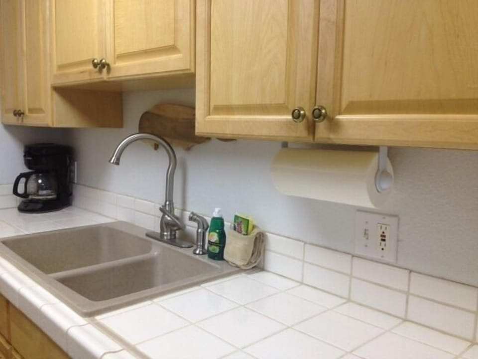 New kitchen sink and faucet