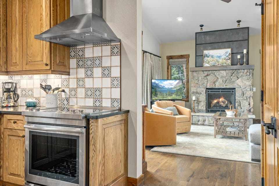 Kitchen to living room
