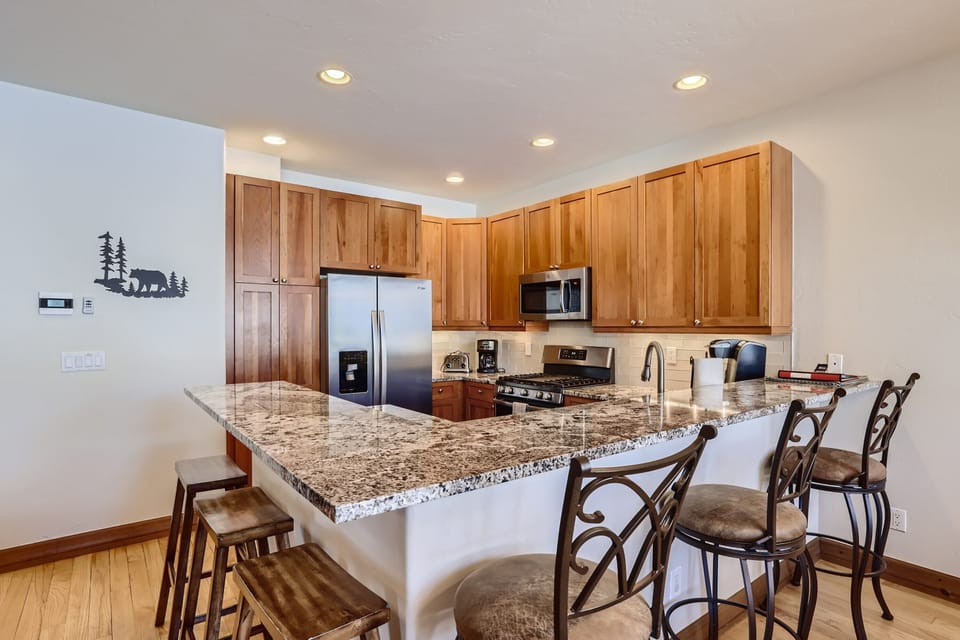 Recently remodeled Kitchen with counter seating for 6