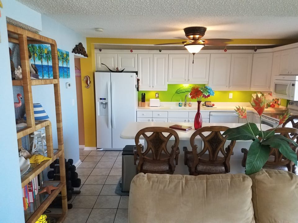 Full Kitchen!
