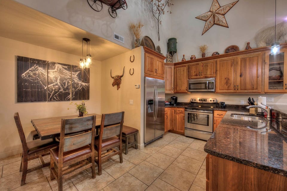 Kitchen | Dining Area