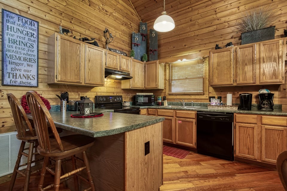 Pet Friendly Cabin in the Smoky Mountains "Angels Gift" - Bar top and kitchen