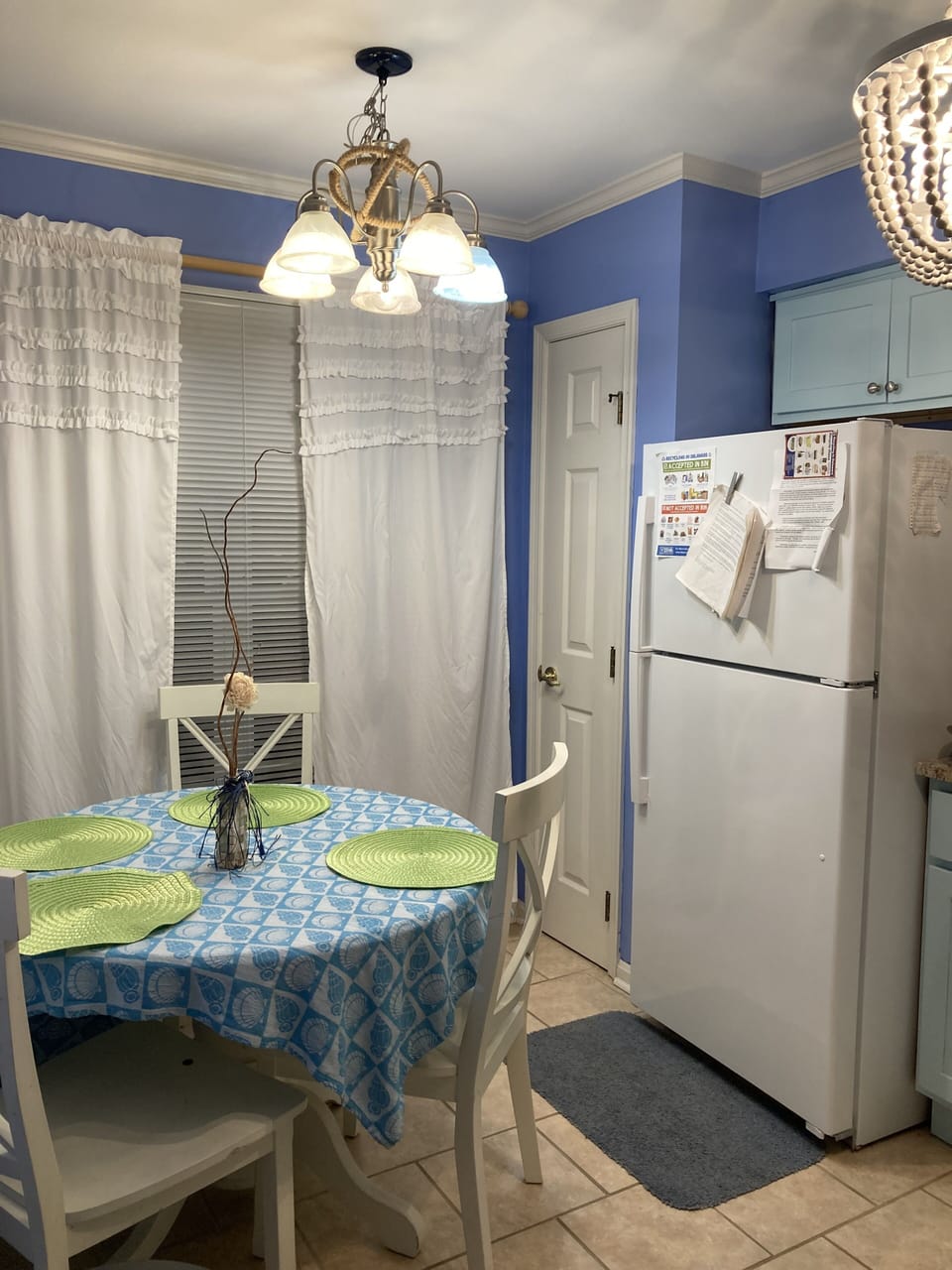 Eat in kitchen