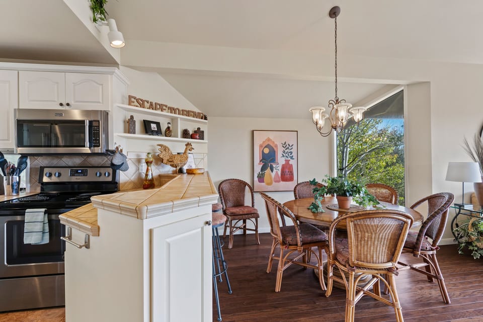 Photo of kitchen and dining room