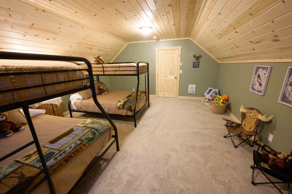 Upstairs Bedroom #1