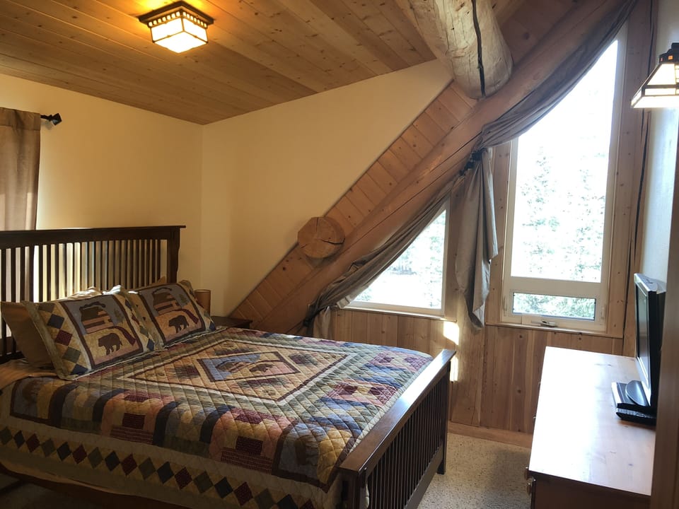 Upstairs Bedroom 1
