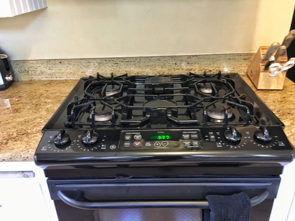 Gas oven and Cooktop