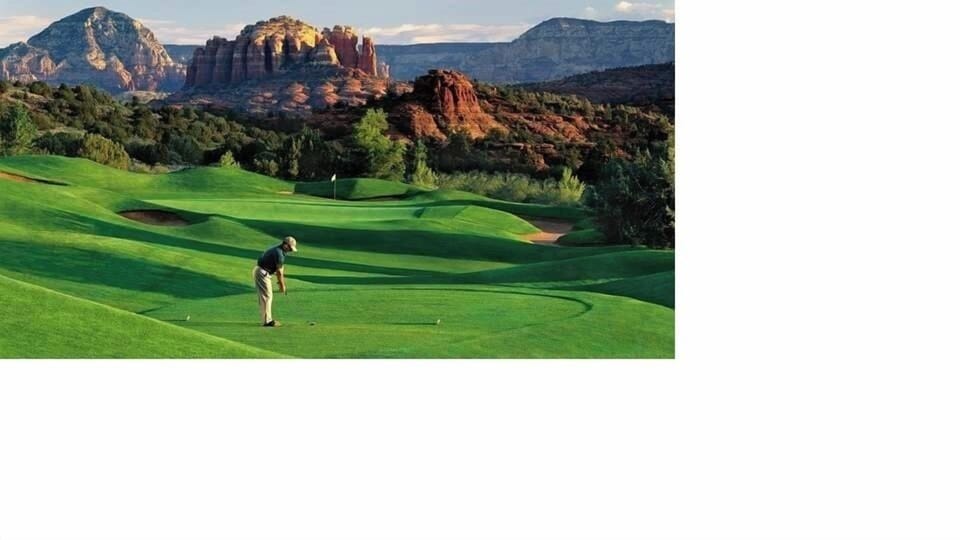 400 yds from either Sedona Golf Resort (here) or Oak Creek Country Club (public)