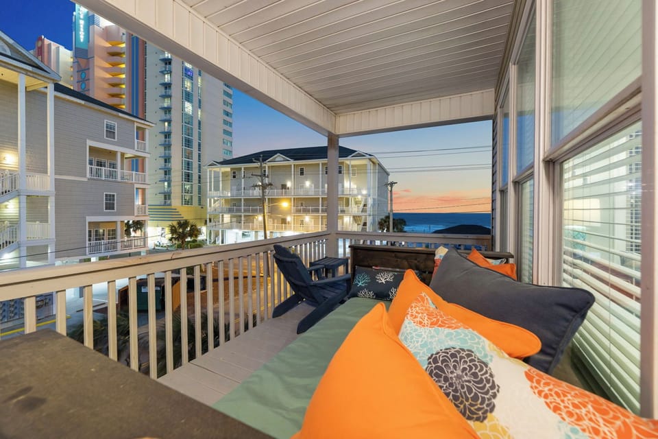 Enjoy the night waves and cool summer breezes on the porch. 