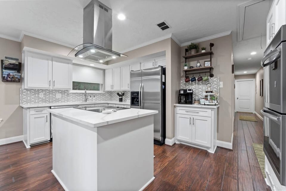 Fully appointed kitchen with coffee bar