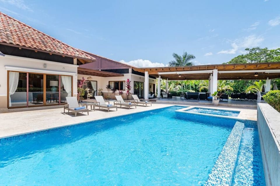 Las Cañas 20: private pool and Jacuzzi