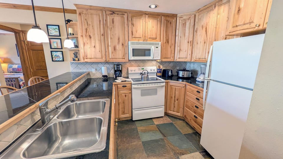 Beaver Creek West Condo C3 kitchen 