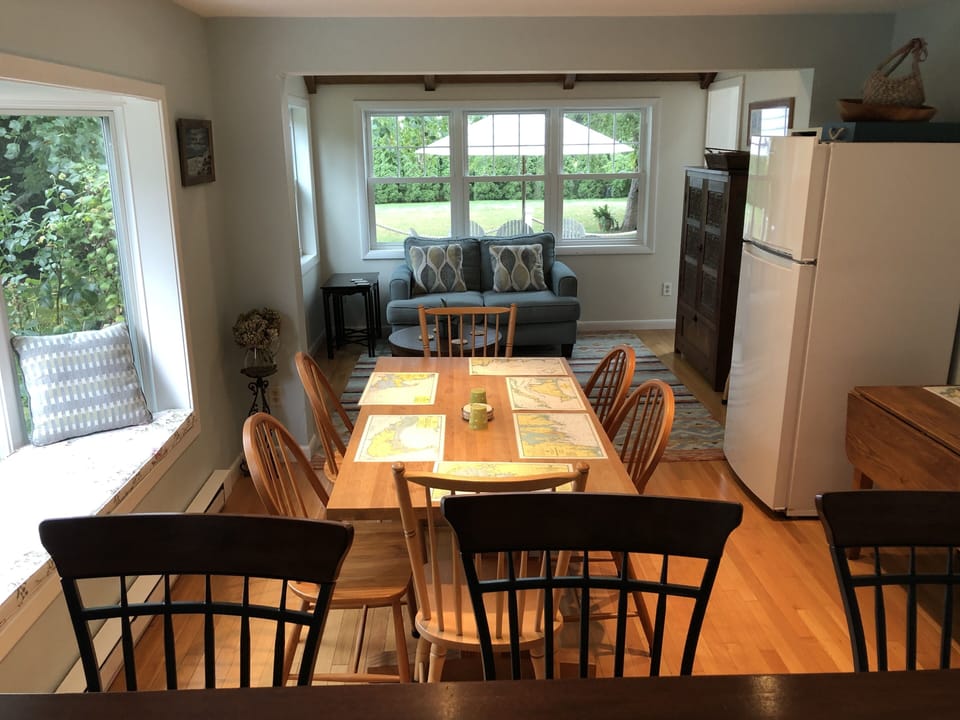 dining room looking south