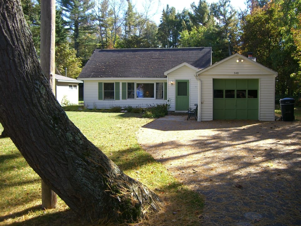 Front of Cottage - 1700 sq ft.   - Sleeps 8 - 3 bedroom, 2 bath