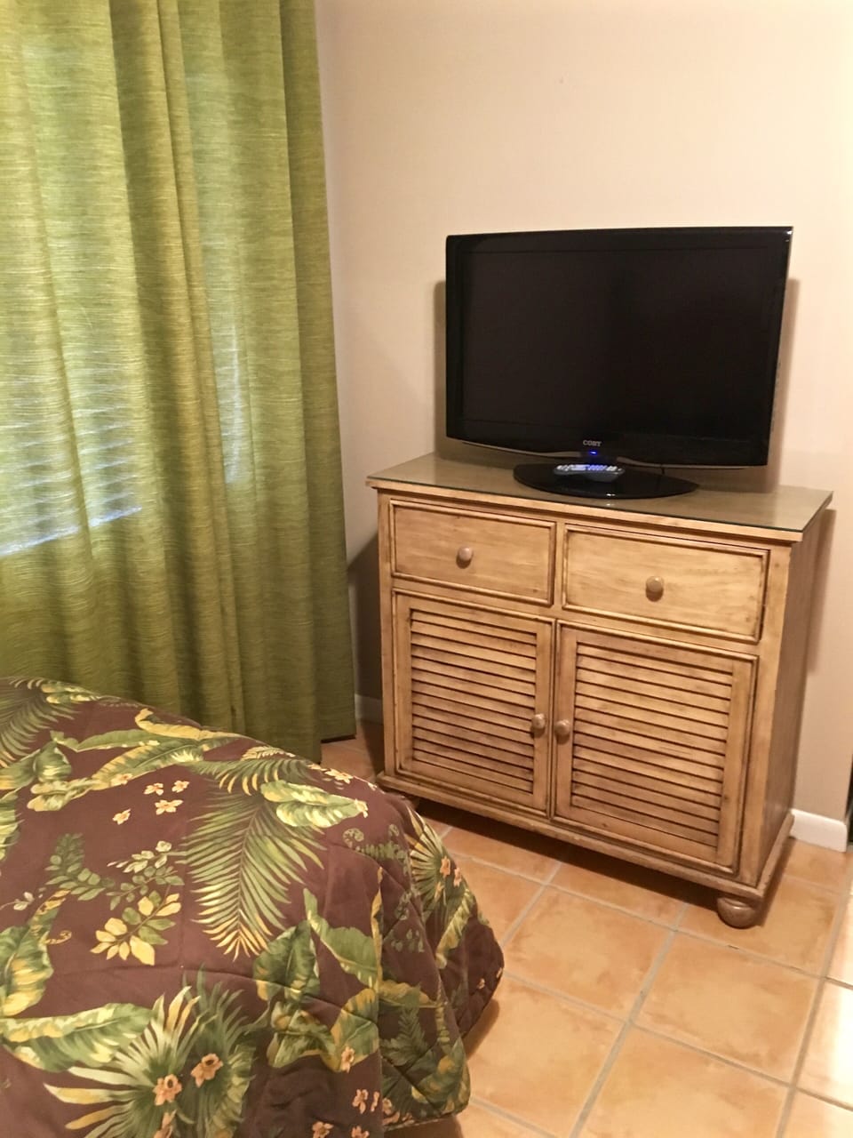 TV with built in DVD player in 3rd bedroom