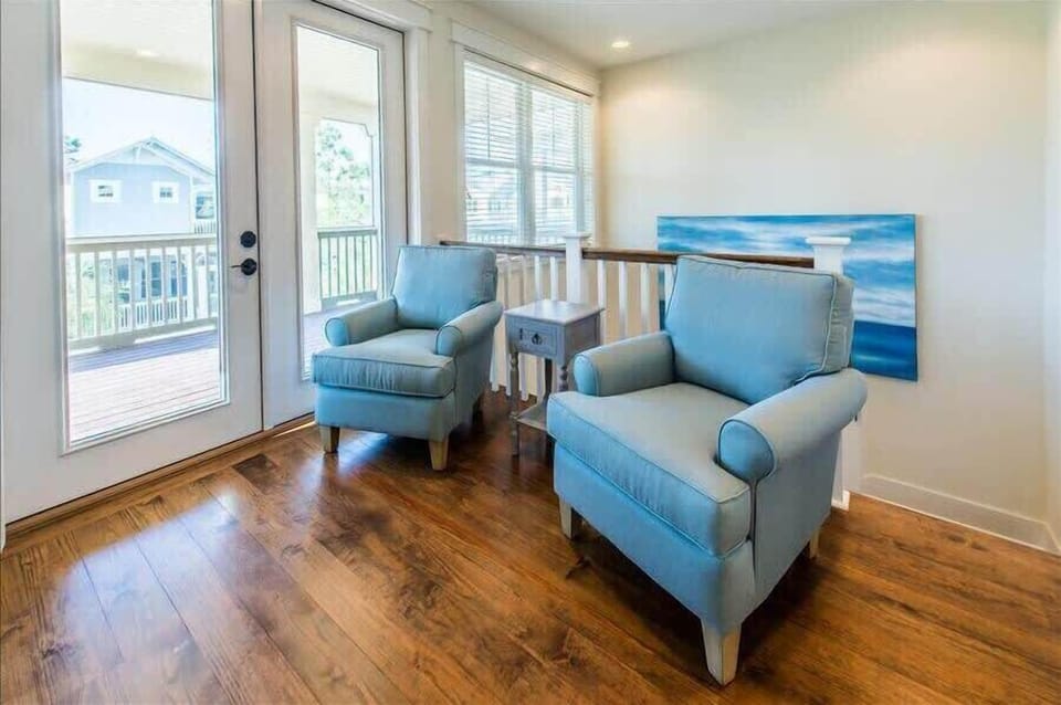 Upstairs Loft 