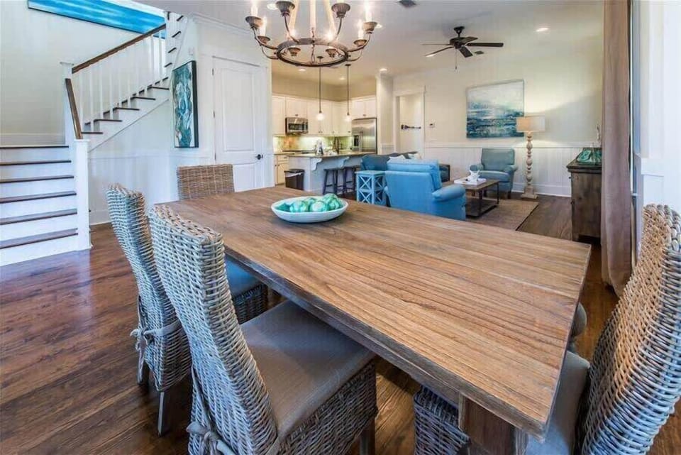 Large Open Floor Plan!