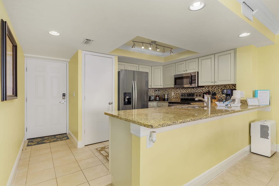Kitchen condo 1034