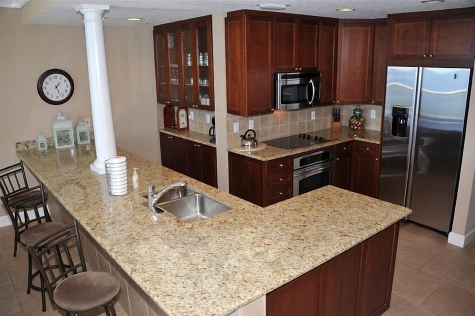 Gourmet kitchen