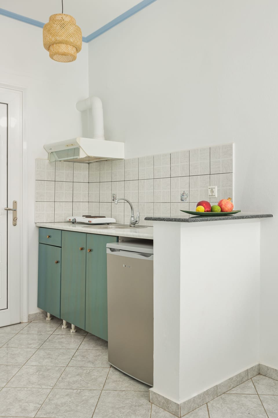 Triple Studio, Sea View | Private kitchenette | Full-size fridge, stovetop, cookware/dishes/utensils, dining tables