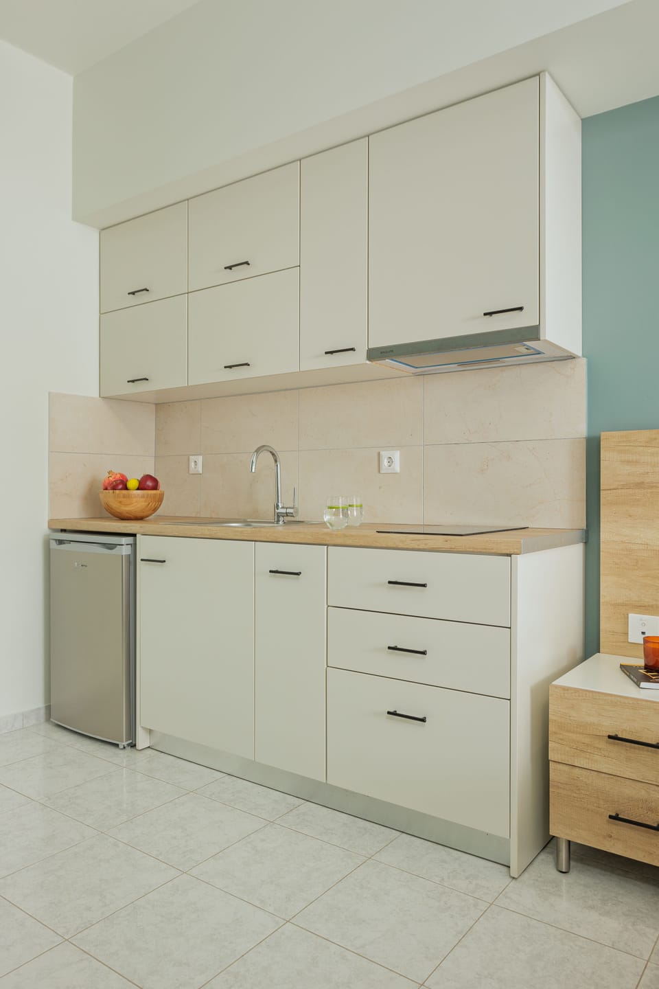 Deluxe Double Studio, Sea View | Private kitchenette | Full-size fridge, stovetop, cookware/dishes/utensils, dining tables
