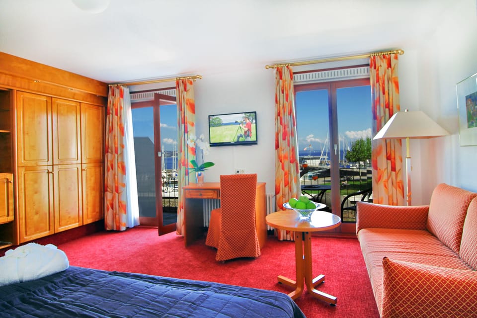 Superior Double Room, Balcony, Lake View | Minibar, in-room safe, desk, soundproofing