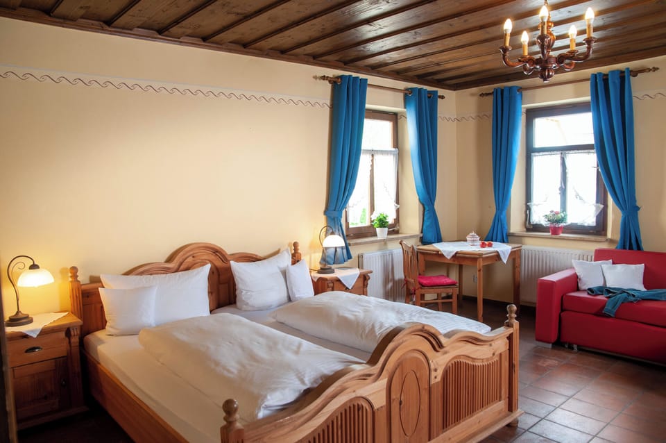 Quadruple Room | Individually decorated, individually furnished, desk, laptop workspace