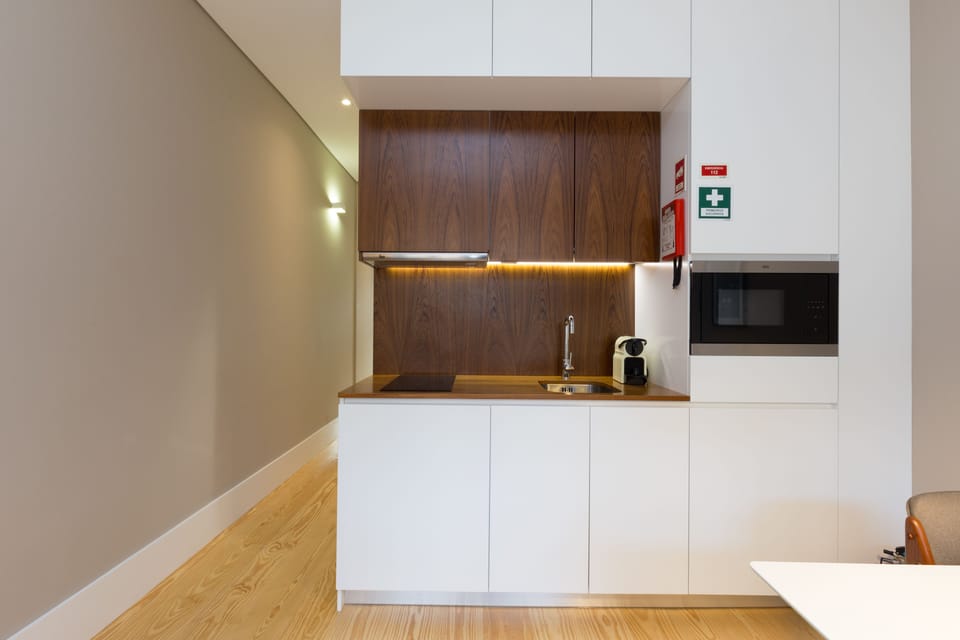 Premium Apartment, 1 Bedroom, Non Smoking, City View (1) | Private kitchen | Fridge, microwave, stovetop, espresso maker