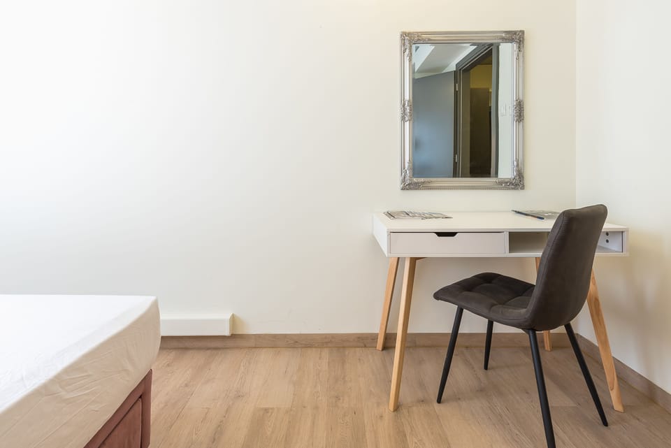 Apartment | Desk, laptop workspace, iron/ironing board, free WiFi