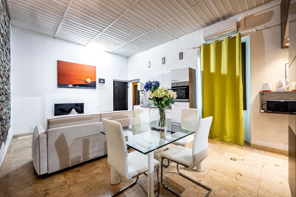 Living area | Flat-screen TV