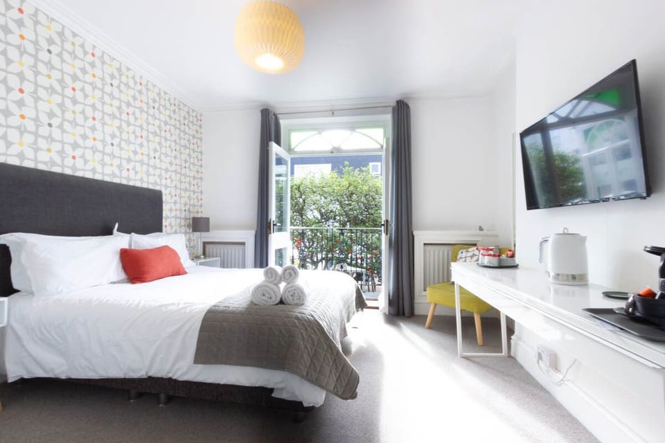 Luxury King Room, Balcony | Individually furnished, free WiFi, bed sheets