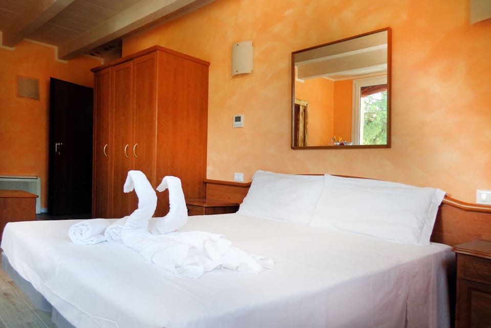 Standard Double or Twin Room | 1 bedroom, free WiFi, bed sheets