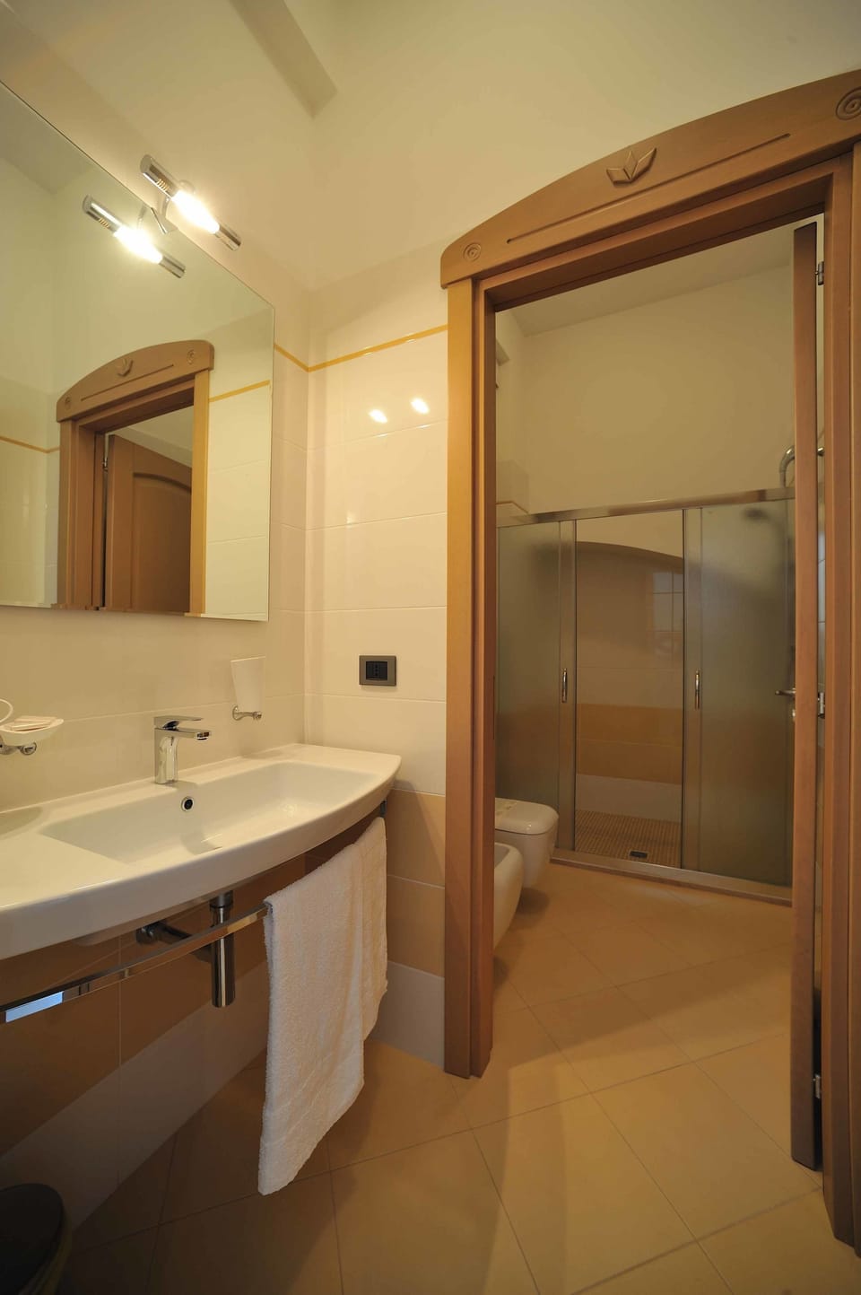 Apartment, 1 Bedroom | Bathroom | Shower, free toiletries, hair dryer, bidet
