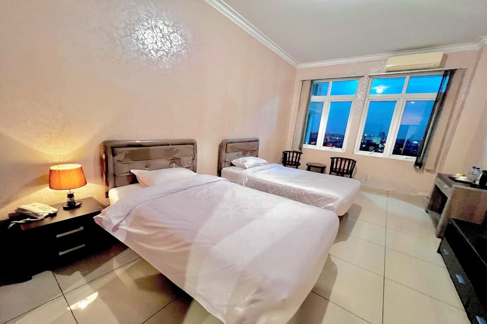 Superior Double Room | Desk, WiFi (free), bed sheets