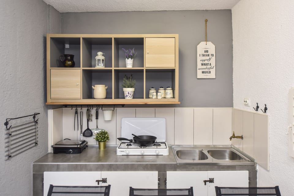 City House, 3 Bedrooms, Terrace, Garden View (Private Garden) | Private kitchenette | Full-size fridge, microwave, oven, stovetop