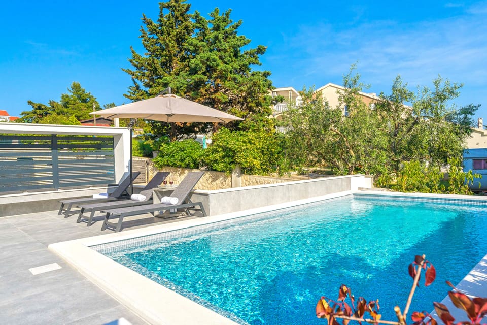 Summer Breeze Apartments Bed and Breakfast in Novalja