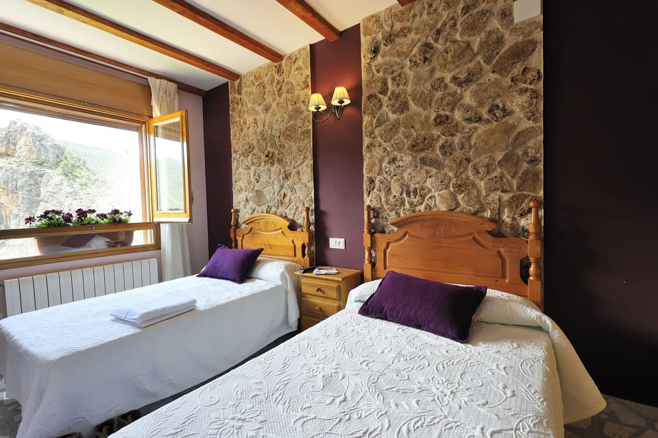 Double Room, 2 Twin Beds, Valley View | Individually decorated, individually furnished, free cribs/infant beds