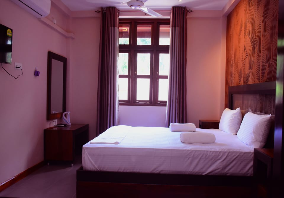 Deluxe Double Room | In-room safe, iron/ironing board, rollaway beds, free WiFi